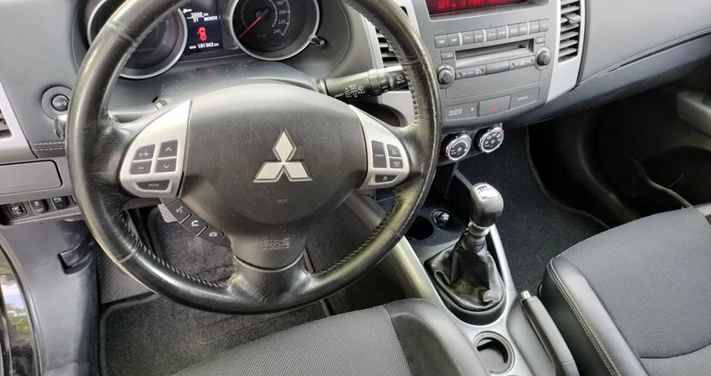 Mitsubishi Outlander cena 38000 przebieg: 181300, rok produkcji 2011 z Dziwnów małe 106